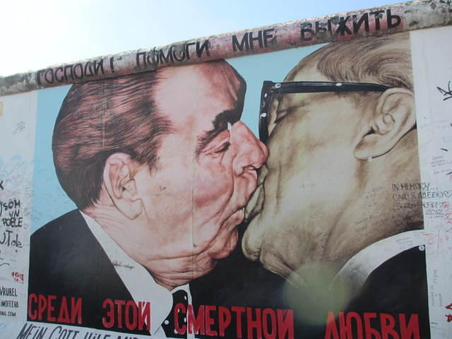 The brother kiss - East side gallery