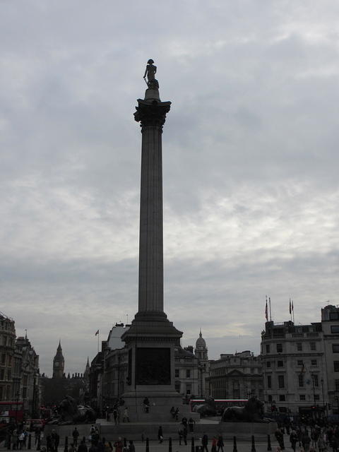 Trafalgar square - Nelsons column